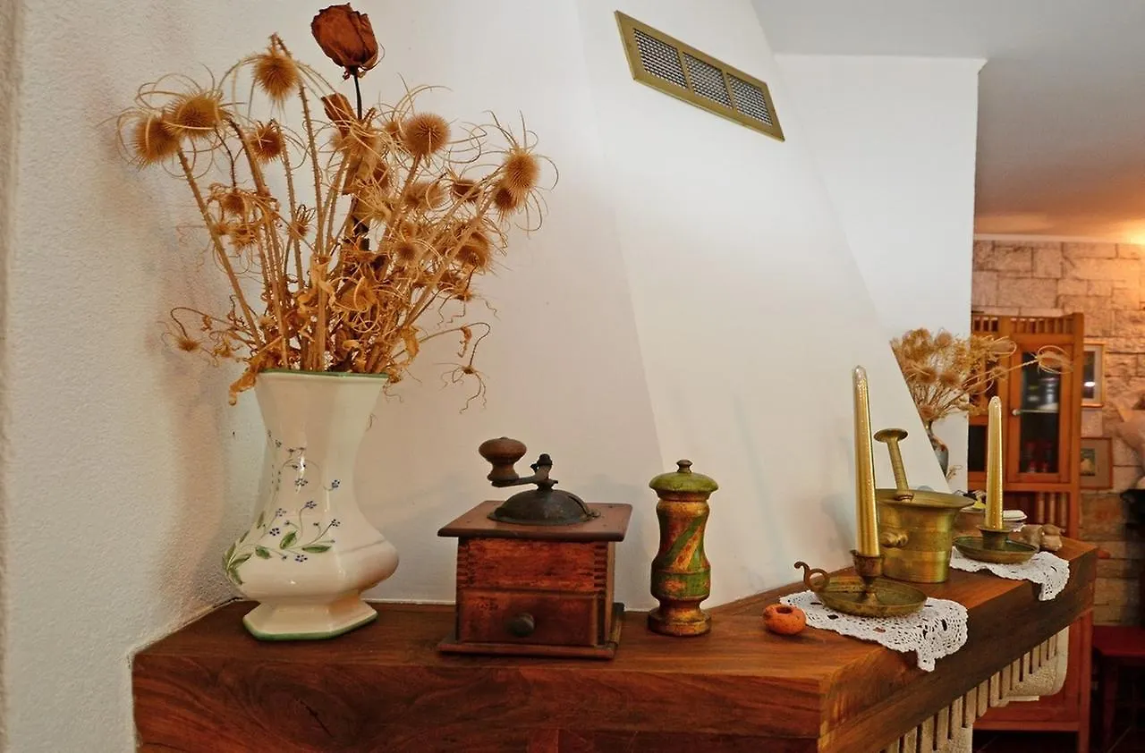 Holiday House Desy Tar Tar-Vabriga 0*,