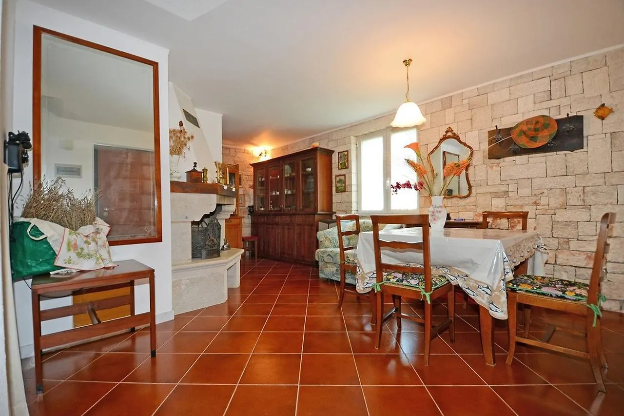 Holiday House Desy Tar Tar-Vabriga 0*,  Croatia