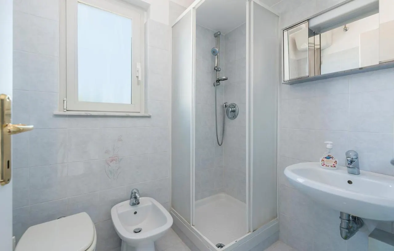 Holiday House Desy Tar Tar-Vabriga Holiday home